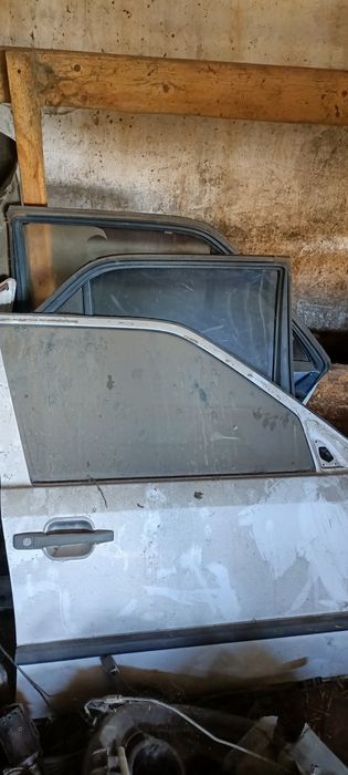 Запчасти Мерседес 230е