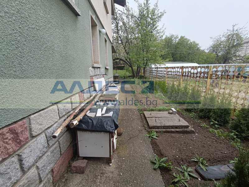 Продава се Къща в с. Драгушиново, Област София-област - 530 кв.м за 429 €/кв.м - Снимка #16