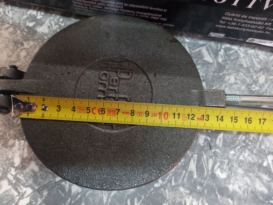 Presă pentru sărățele 13 cm fontă pură Promo 89 lei