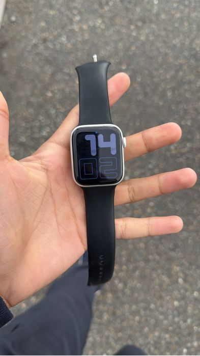 Эпл вотч se 2 продам