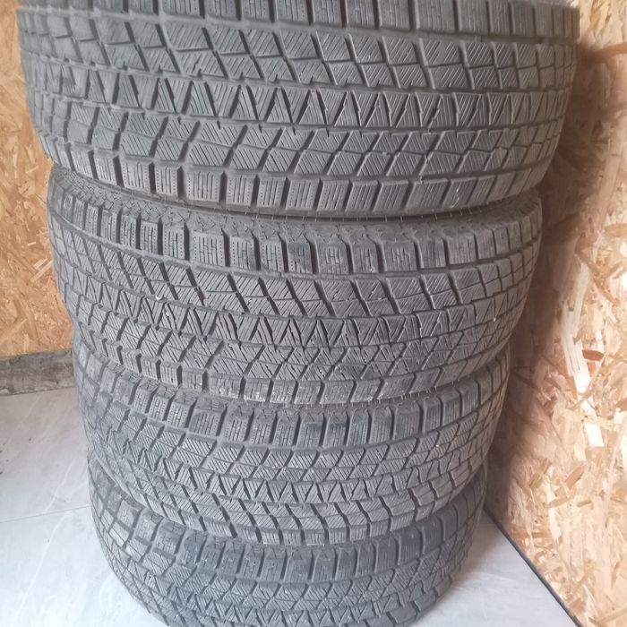 Продам резину на 18