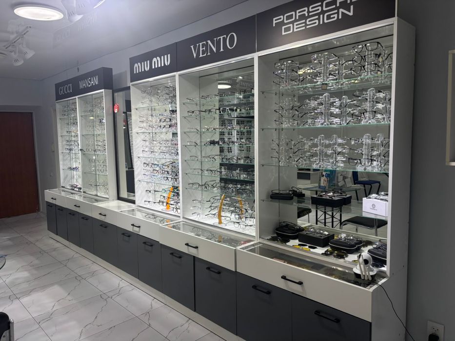 Продается торговая витрина