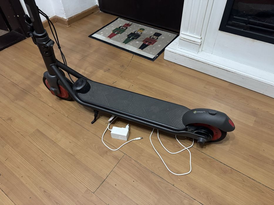 Trotinetă electrică Segway Ninebot + Încărcător original - Stare foarte bună