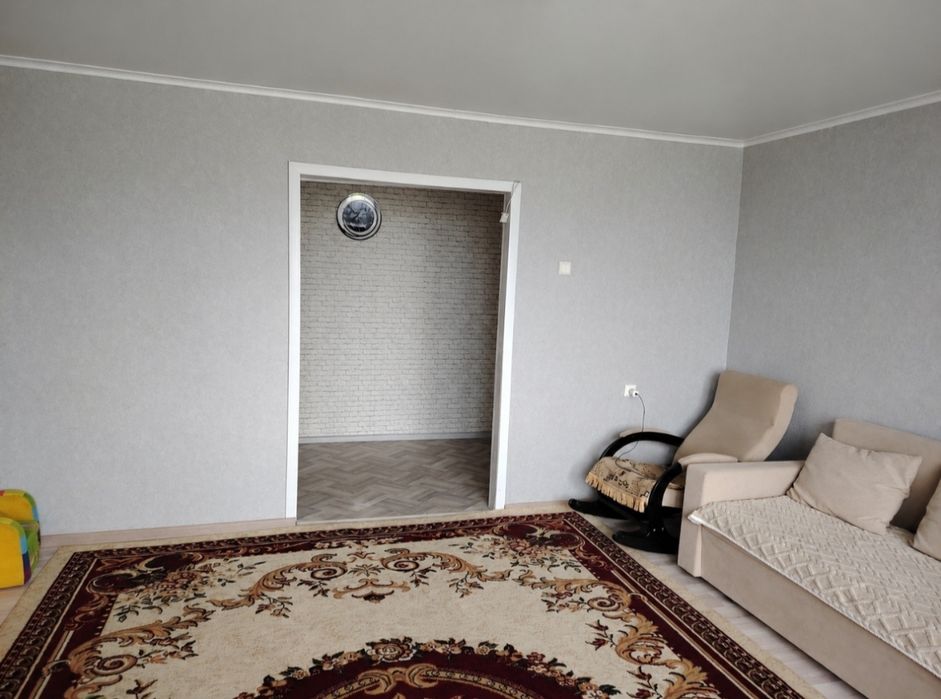 Продам 4 комнатную квартиру