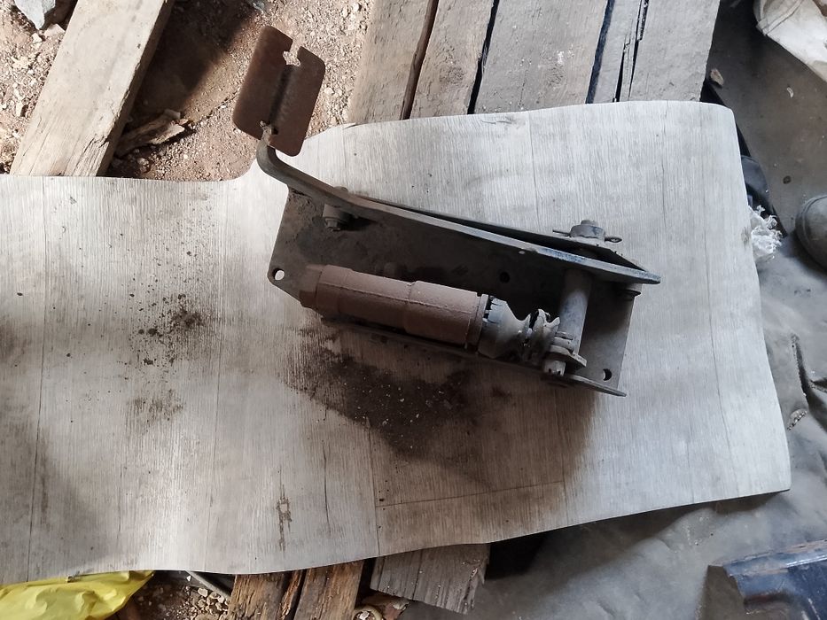 Продам Запчасти разные