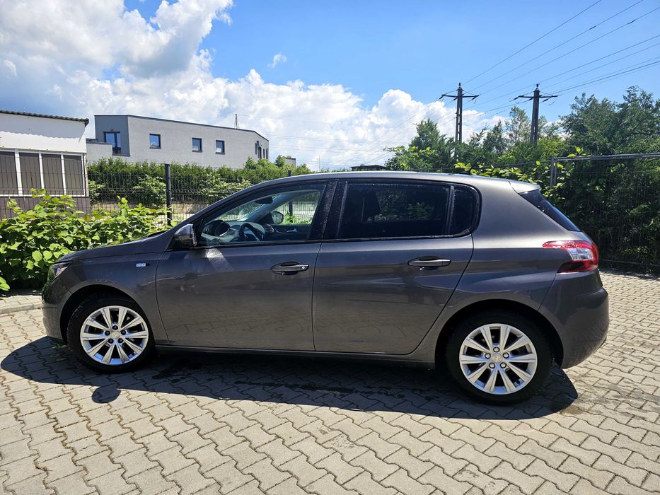 Peugeot 308 Benzină 1.2 an 2016 cutie manuală
