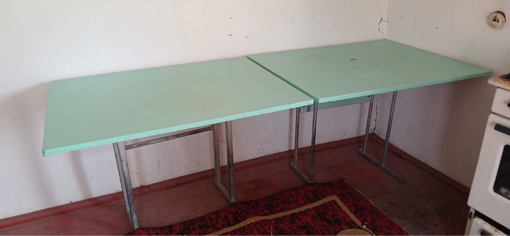 Продается стол со скамейками