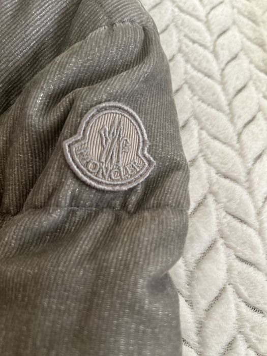 Geaca Moncler originală