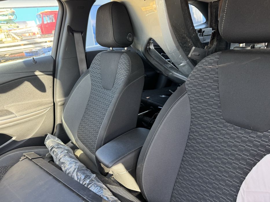 Opel Astra K на части