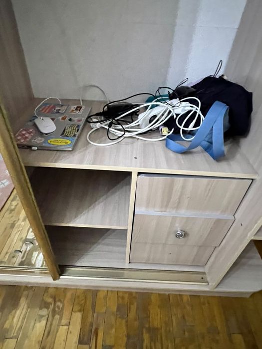 Продам шкаф с раздвижными дверями