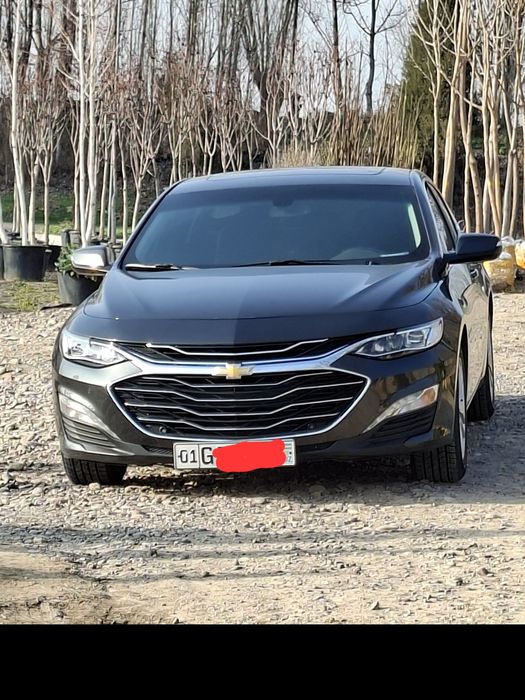 Малибу 2 сотилади срочно 2.4 атмосферный мотор. Ўзимни мошинам