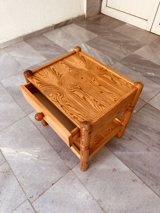 Масивно дървено шкафче с чекмедже – рустик стил