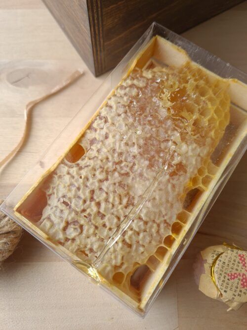 Сотовый мёд, пыльца, прополис, мед