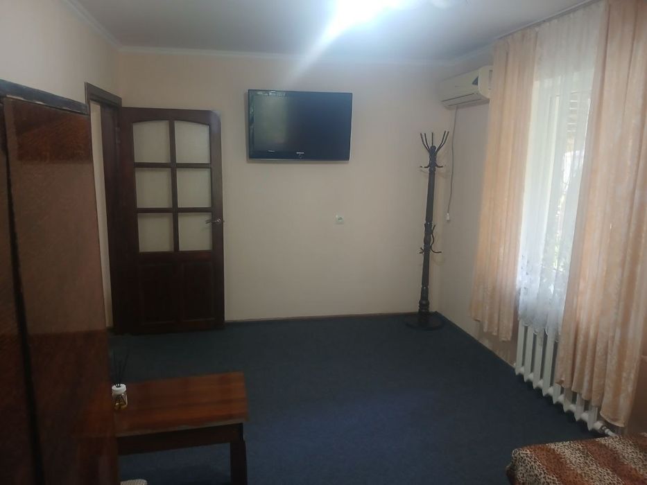 Метро Хамзада 1-хонали квартира хамма обстоновкаси бор. 1/1/5 Цена350$