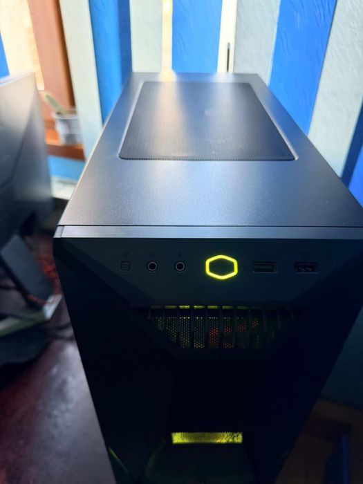 Геймърски компютър + ПОДАРЪК монитор и геймърска клавиатура