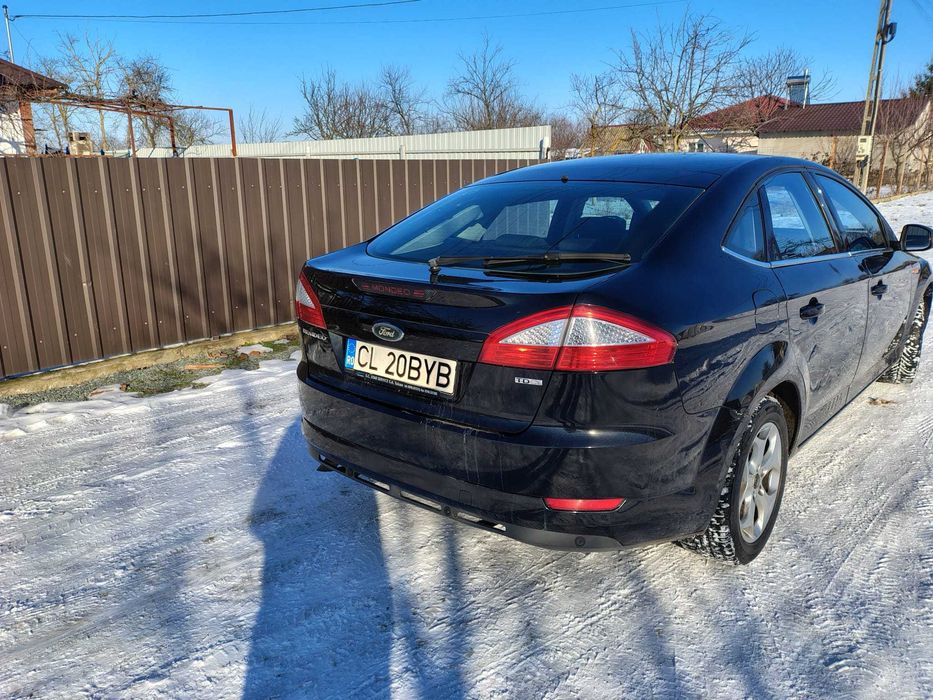 Vând Ford Mondeo