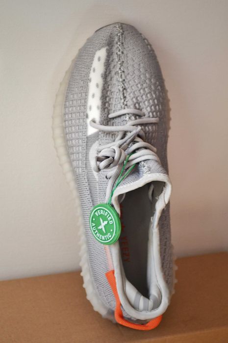 Yeezy 350 tail light 41/42/43/44 + box