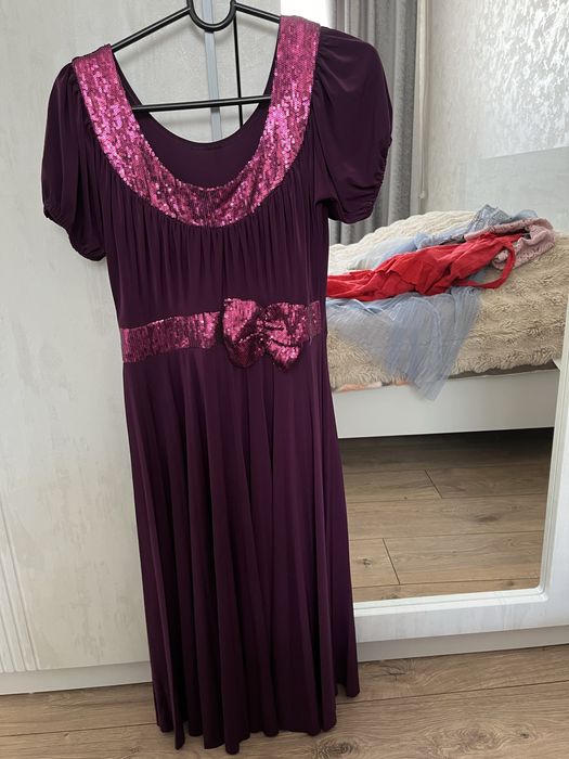 Платья, два варианта по 1000