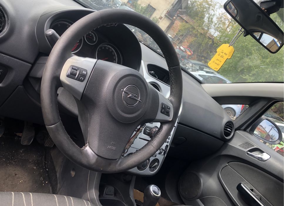 Opel corsa d 1.3 cdti 90 к с на части