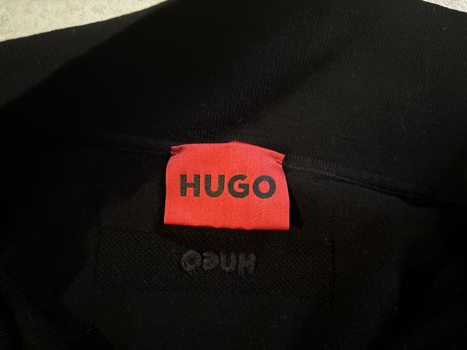 Блуза Hugo Boss.