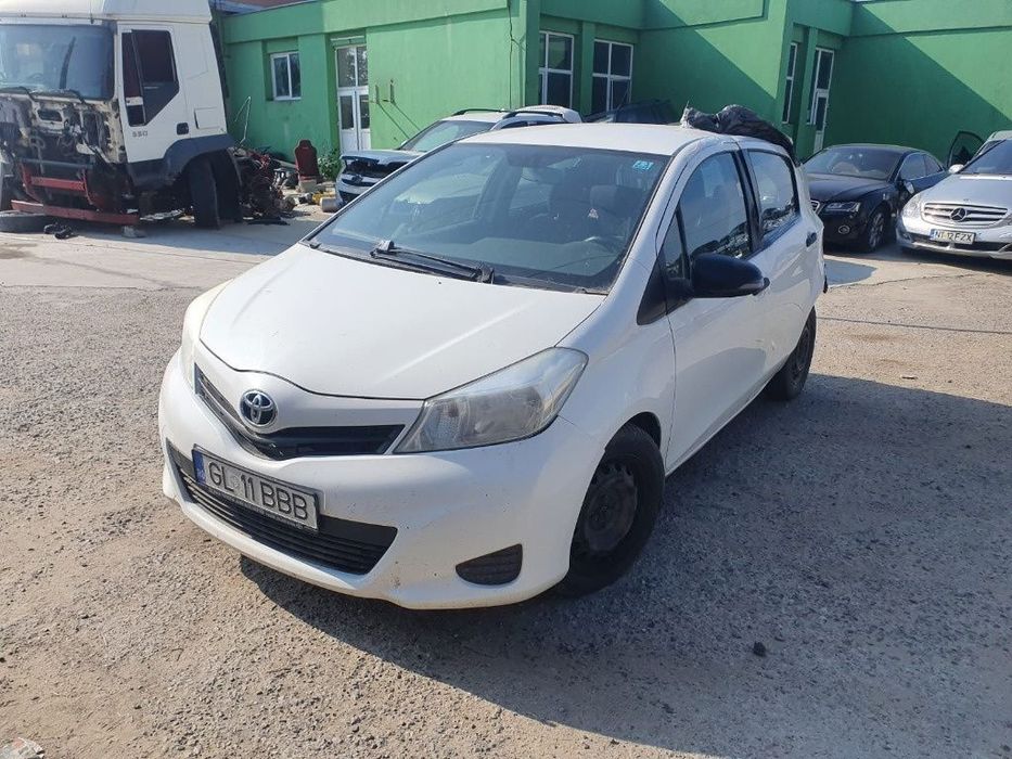 Dezmembrez Toyota Yaris 2 motor 1.4 d 66kw 90cp 1ND-TV dezmembrari cutie de viteze manuala 6+1 usa stanga dreapta