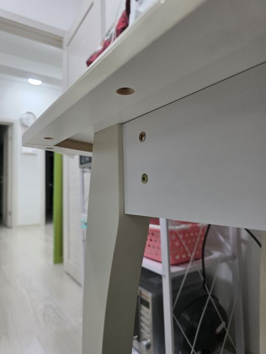 Кухонный стол из мдф и стулья!