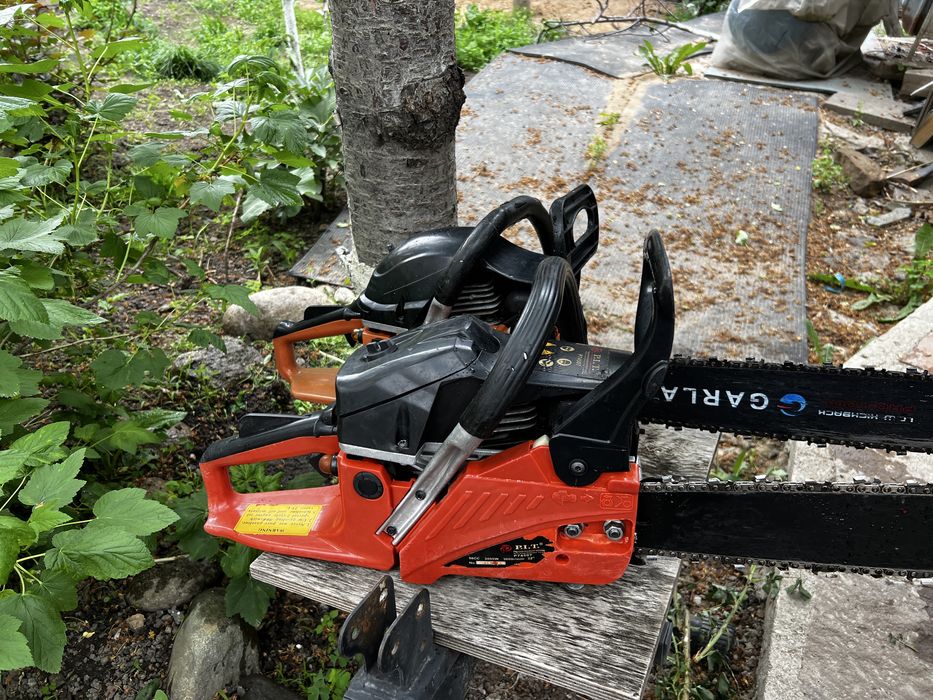 Бензопила Pit в комплекте с цепями