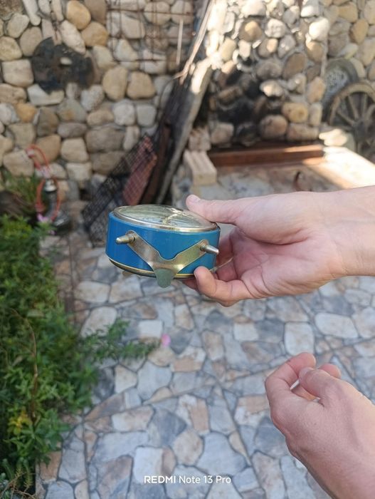 Стар будилник Руски