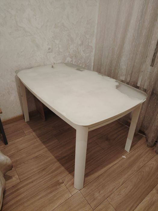 Продам кухонный стол