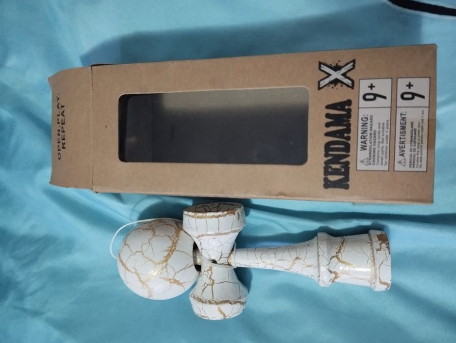 Vând jucării  Kendama X