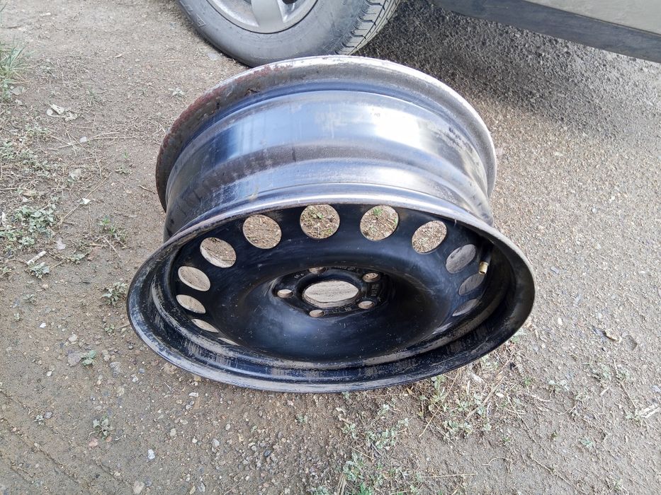 Срочно продам диски на 16