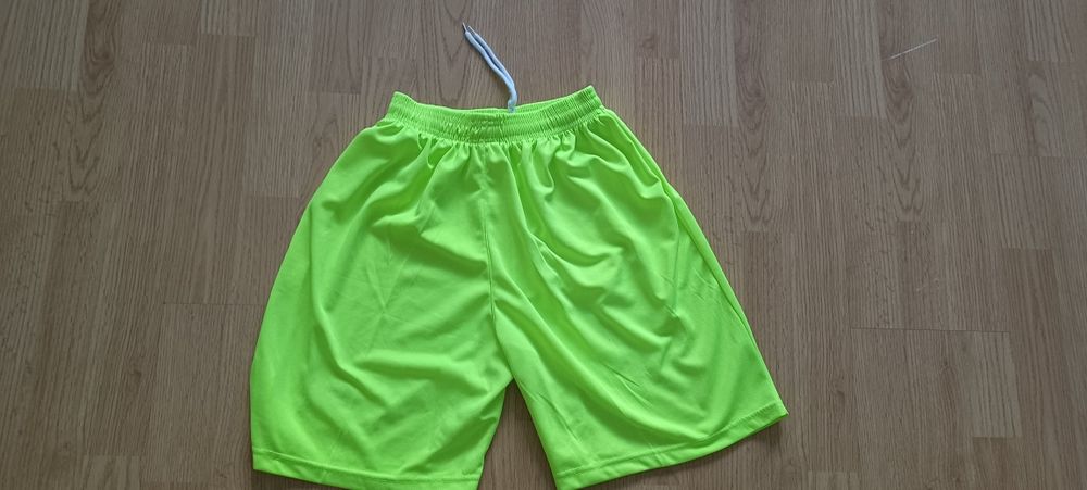 Продам футбольную экипировку