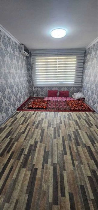 Киргили 16-мактаб якинида 4/1 этаж 1 хона уй ижарага берилади