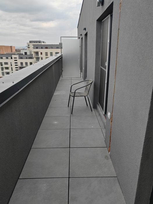 Închiriez apart. 2 camere la MAURER - 2 LOCURI DE PARCARE