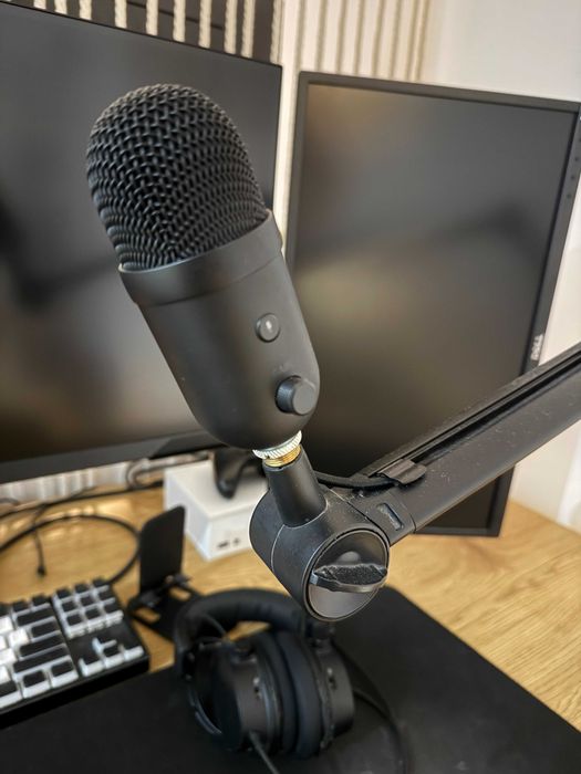 Microfon RAZER SEIREN V2 + Stativ Maclean, MC-898