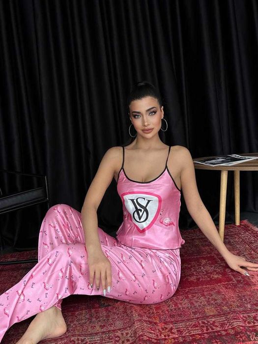 Дамски комплекти VS. Размери S, M, L, XL