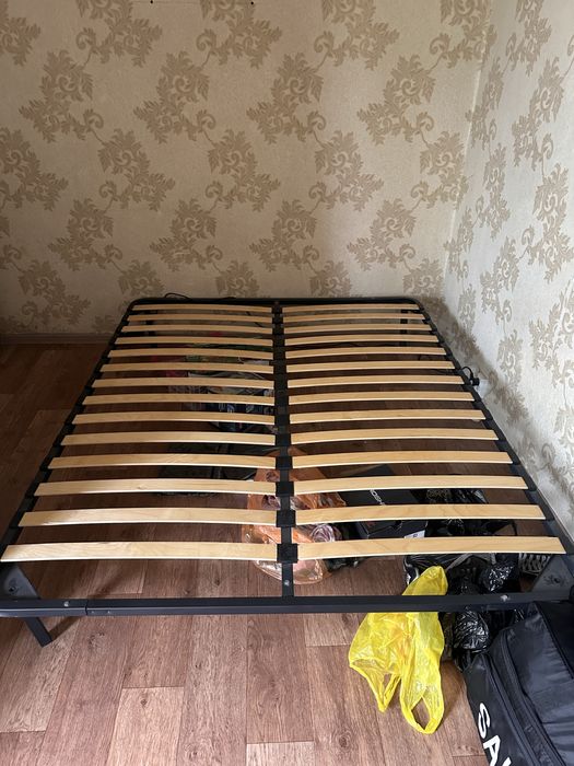 Кровать с матрасом двухспальная 160 200 размер