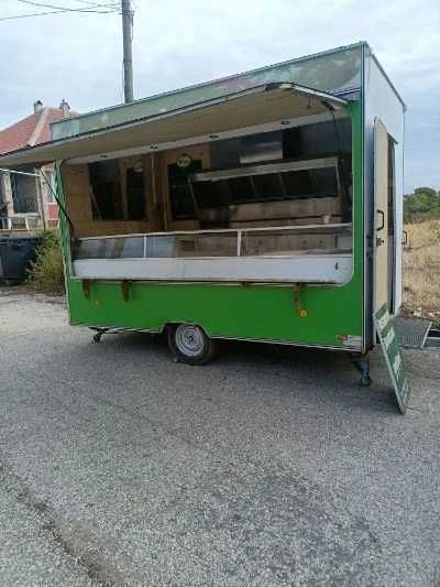 Оборудвана мобилна кухня