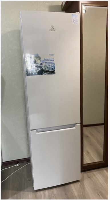 Продам холодильник индезит