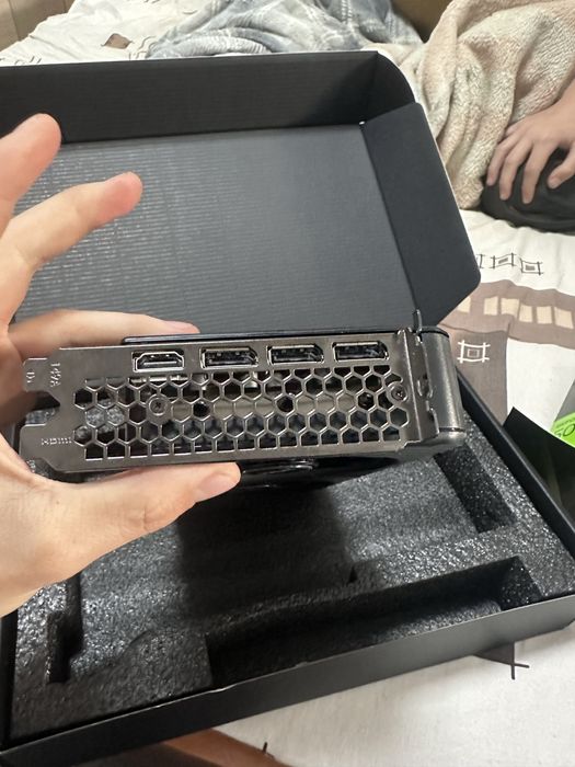 Видеокарта RTX5060