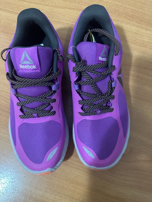 Продам кроссовки Reebok