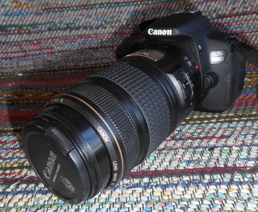 Комплект Canon EOS 700D с 3 обектива, статив и приклад - почти нови!