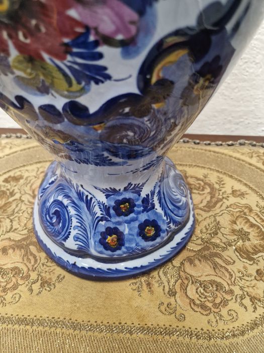 Португалска ваза за цветя