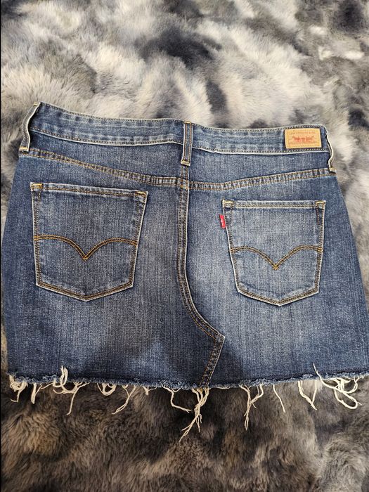 Дънкова пола S,M  на LEVIS
