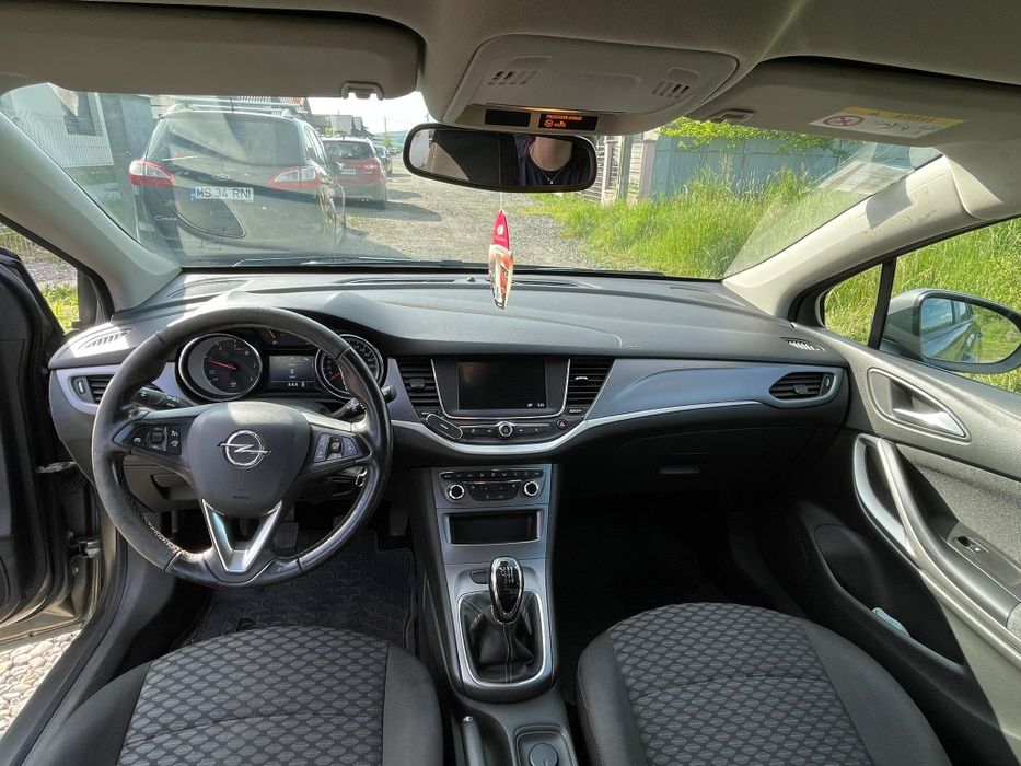 Vând sau schimb Opel Astra k 1 5 diesel cu Logan sau Sandero pe benzină sau gaz