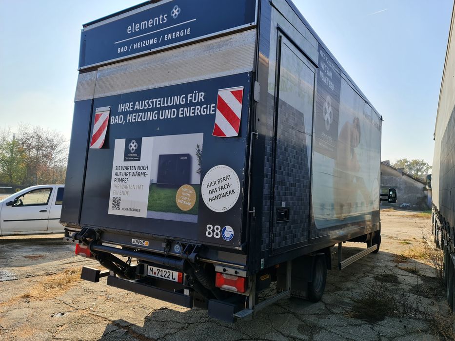 Lift palfinger și cub izoterm