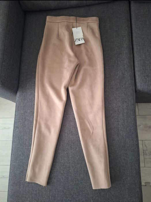 Vand pantaloni ZARA