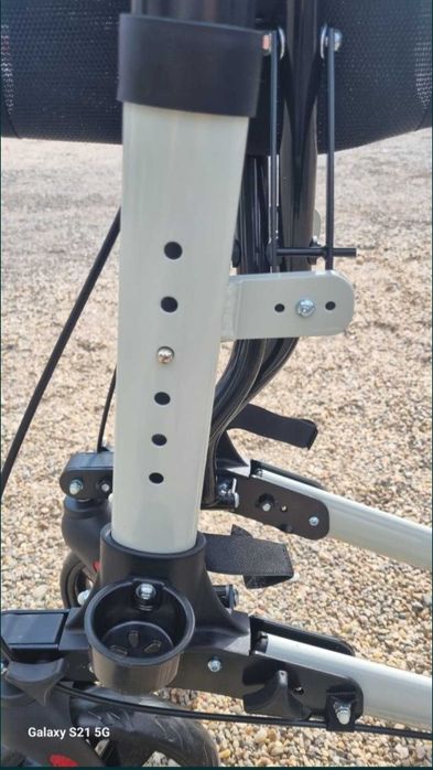 Cadru Rolator Mergator persoane cu dizabilitati