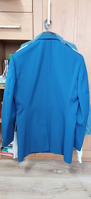 Vând veston pentru ceremonie de jandarmi.