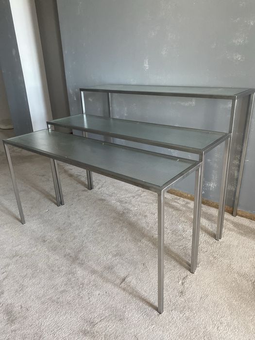 Set 3 mese expunere magazin